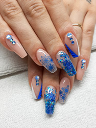 Marilyn formájú körmök 20221219_120023.jpg [Készült: 2022. 12. 19. - samsung SM-A505FN]